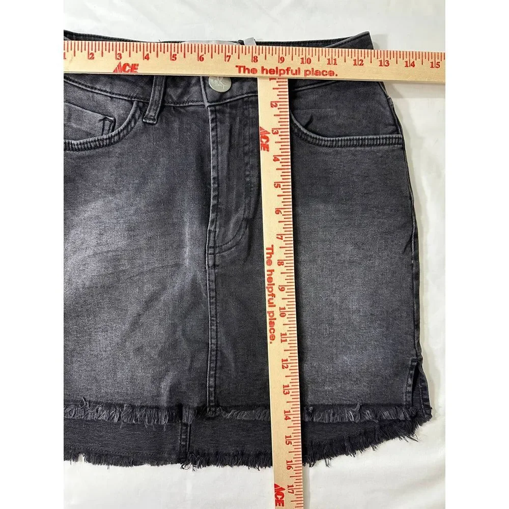 One Teaspoon Women's NEW Skirt Black Swan SZ 25 Frayed Hemline High Waist‎
